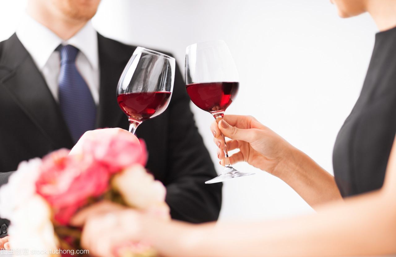 婚礼婚宴葡萄酒营销：见证幸福时刻的浪漫佳酿